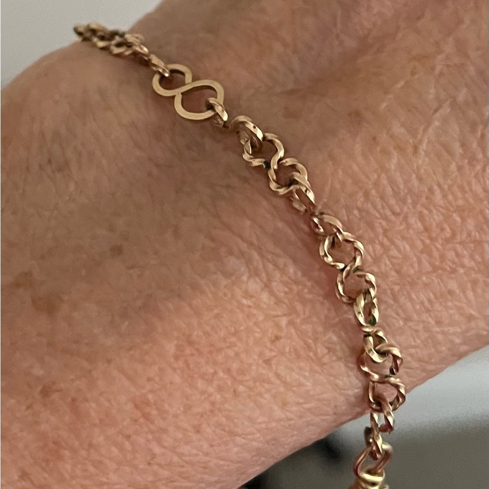 Beautiful and Delicate 14K Gold Filled Link Bracelet!